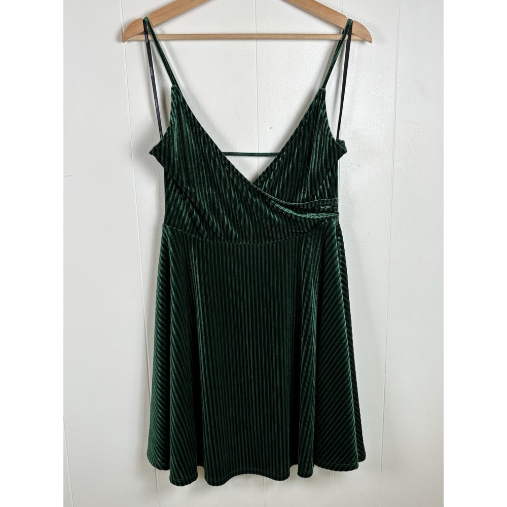 Forever 21 Womens Large‎ Babydoll Shiny Plush Mini Dress Green Spaghetti Strap